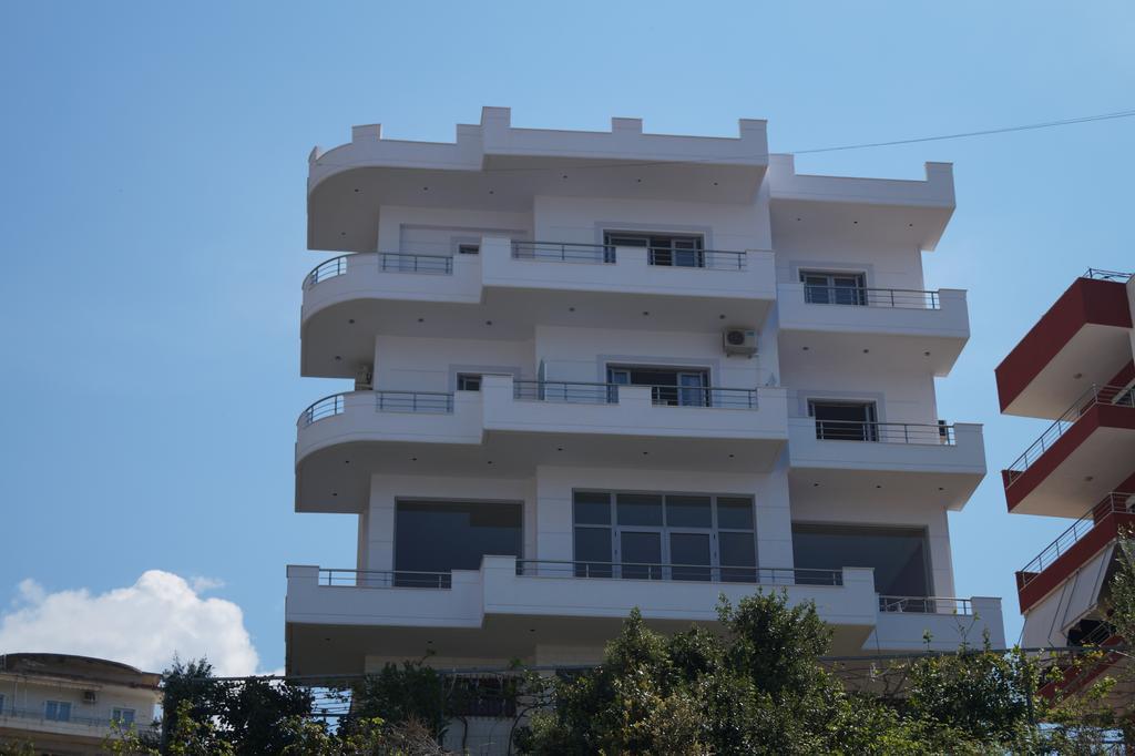 Bill's * Sarande